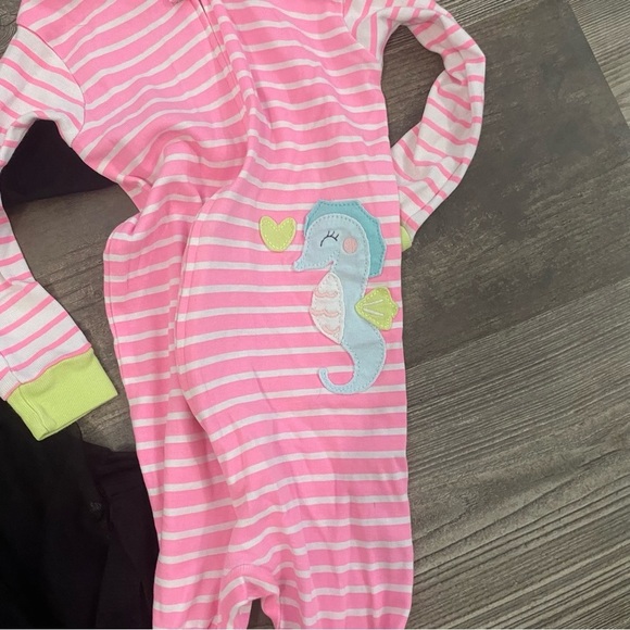 Girls Pajama and Skeleton Dress Bundle 2T - Picture 4 of 10